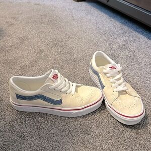 Women’s 7.5 Vans! Worn once, like brand new.